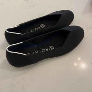 Rothy’s black flats